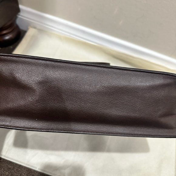 Authentic Louis Vuitton - Picture 5 of 7